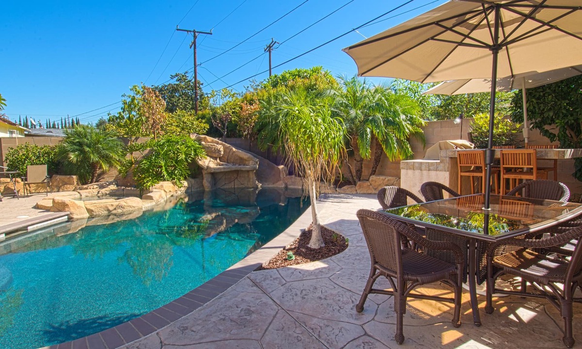 Southeast Anaheim House | Funtierland + California Dreamin' + Pool + Movie Room + Game Room