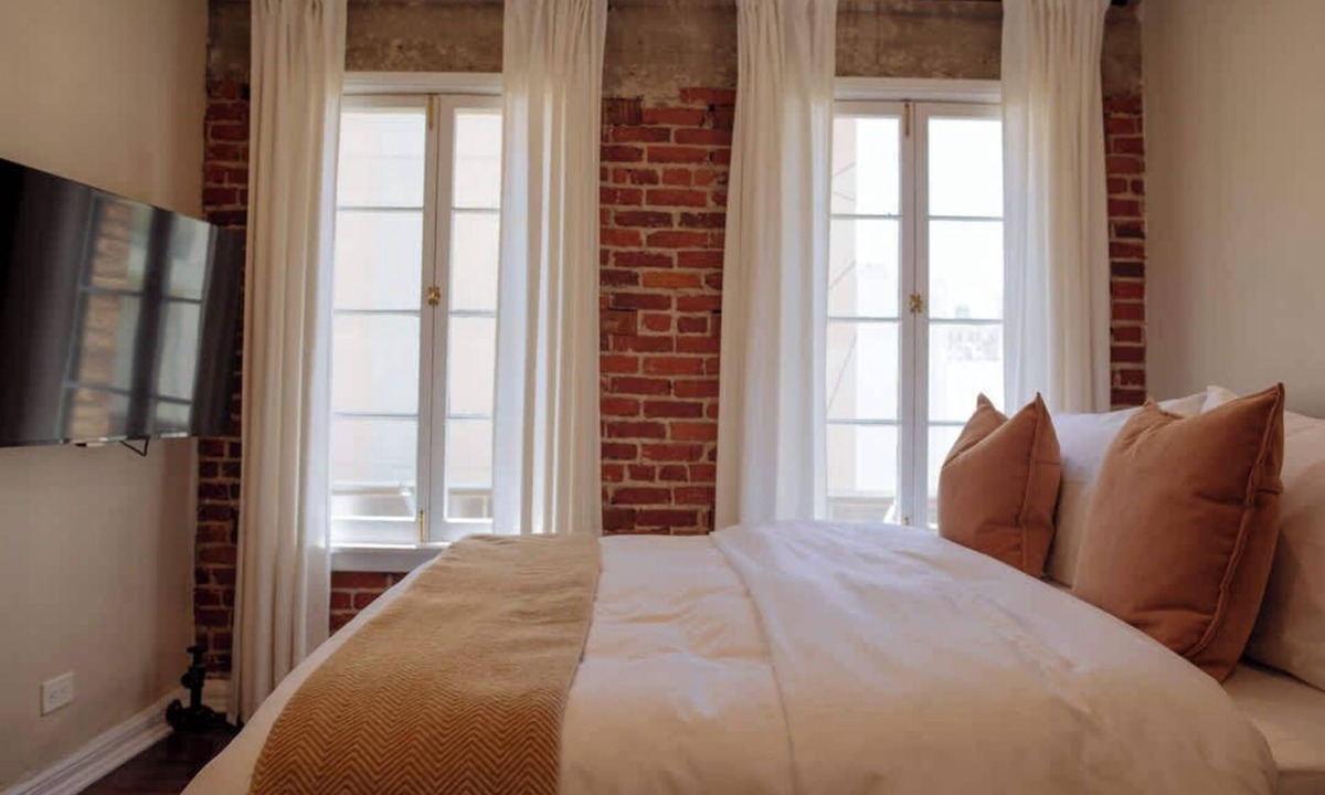 Hollywood Apartment | Furnished Bachelor in Hollywood