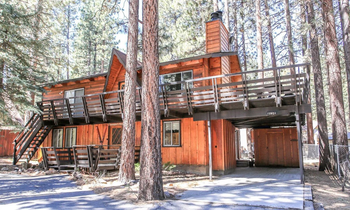 Summit Estates House | Gallagher's West - Pine surrounded deck and barbecue, Bumper Pool and Wet bar and Darts