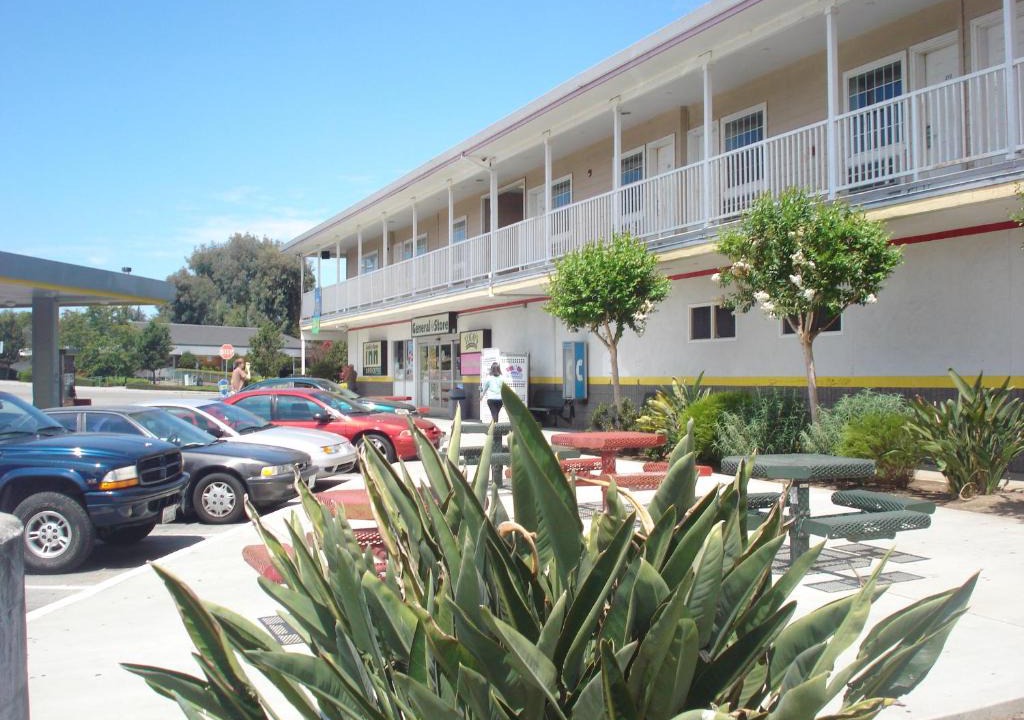 Gilroy Hotel | Garlic Farm Inn