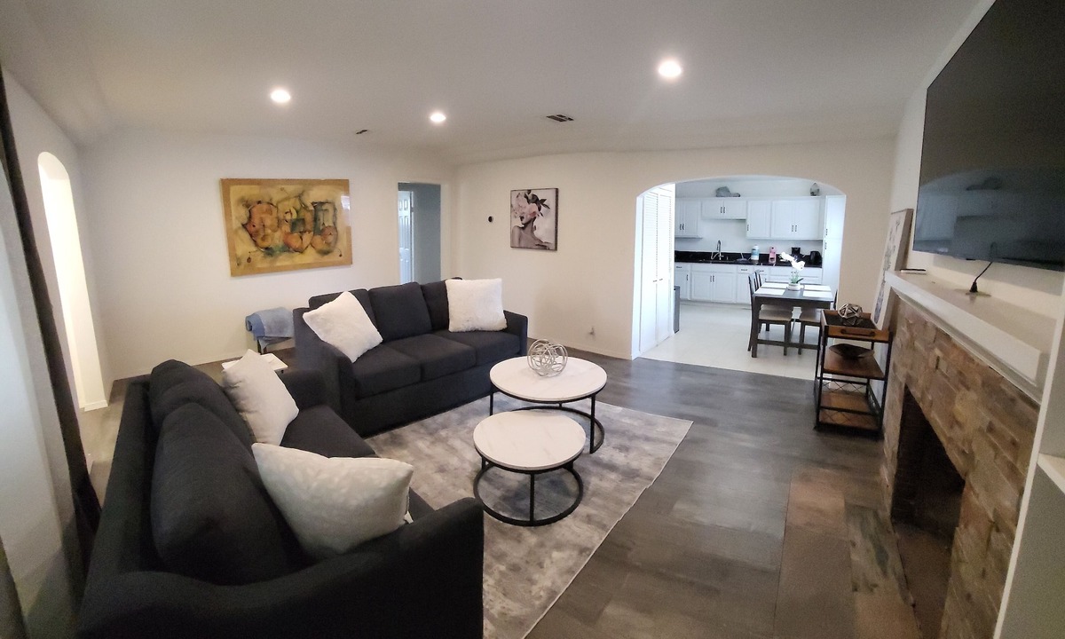 North Hollywood House | Gated Family Home in NOHOn