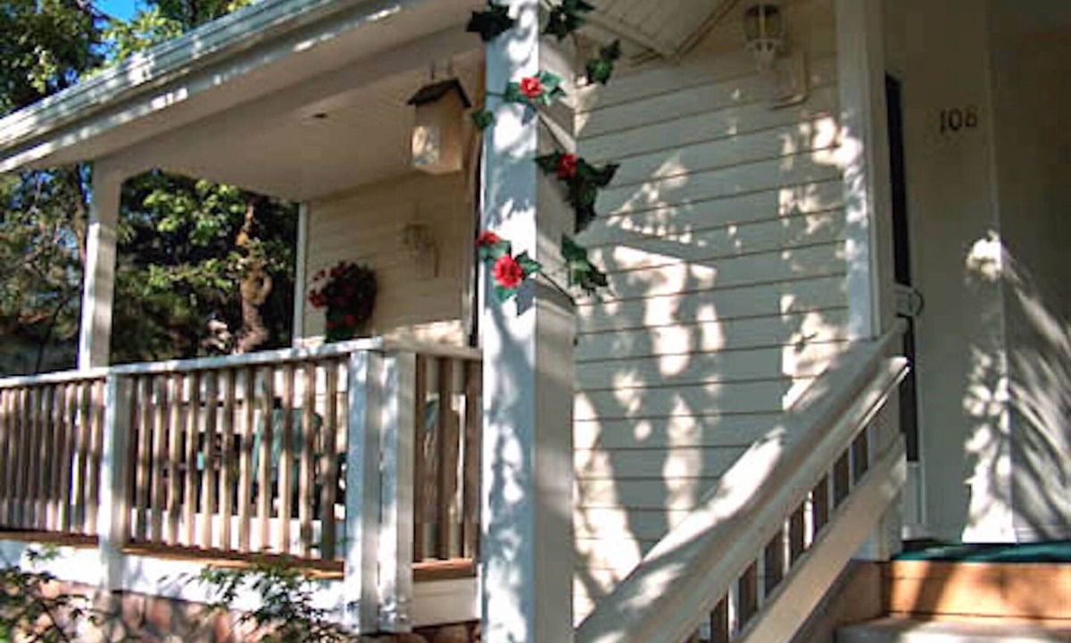 Running Springs House | Giant Oaks Lodge - 3 Bed Spa Lodge 108