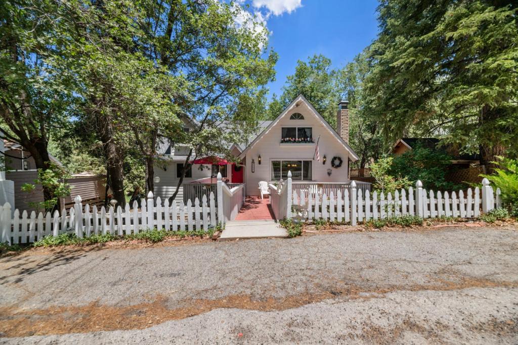 Upper Moonridge Ski Chalet | Gnome Chalet