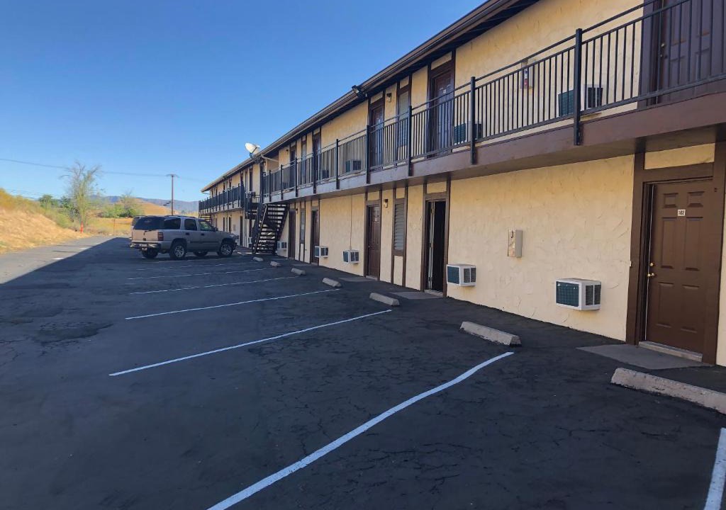 Tehachapi Hotel | Golden Hills Motel