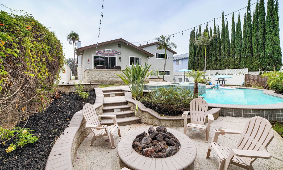 Corona House | Golf, Swim, Relax: Family Retreat in Corona!
