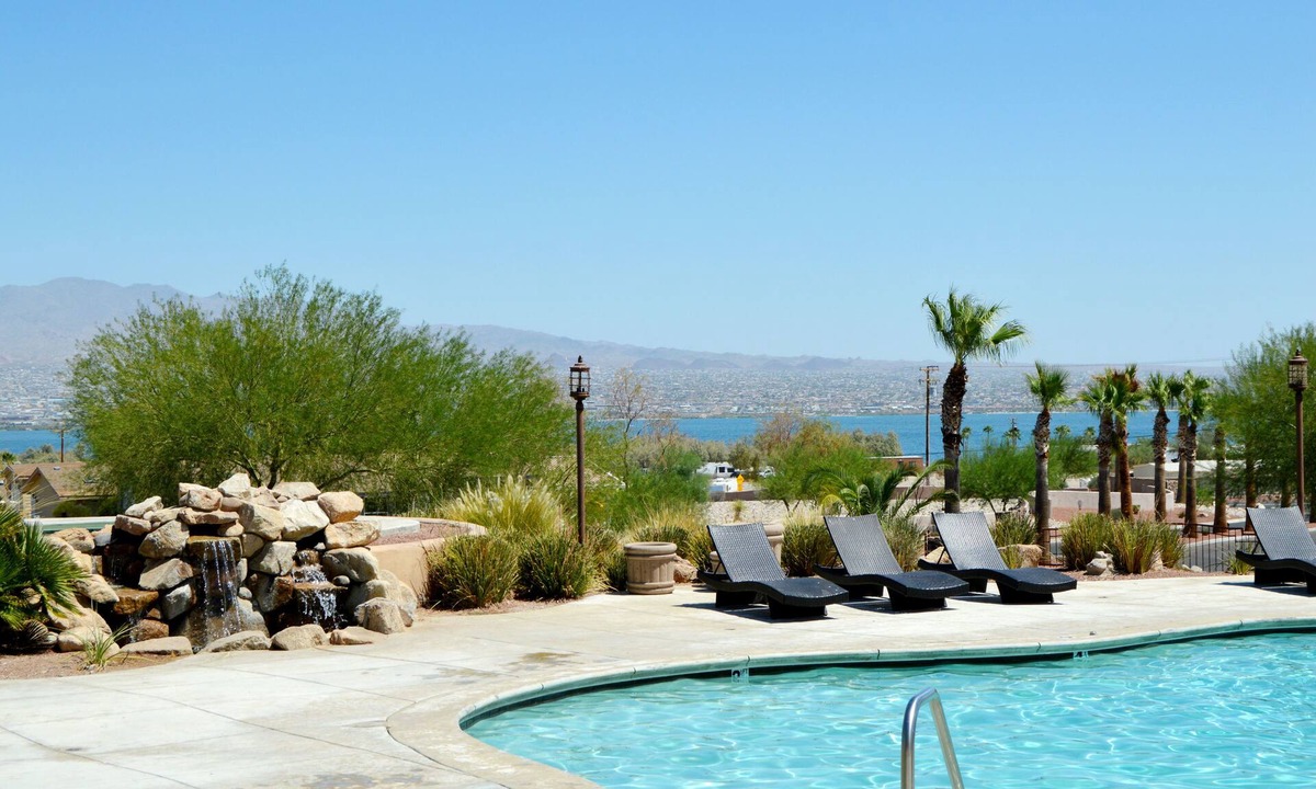 Havasu Lake Apartment | Gorgeous 3BD Havasu Home with Lake View