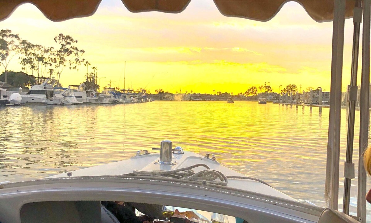 Harbor House | Gorgeous Exec Home - Don't miss it. Pristine, Tranquil, AC, parking, dog ok!