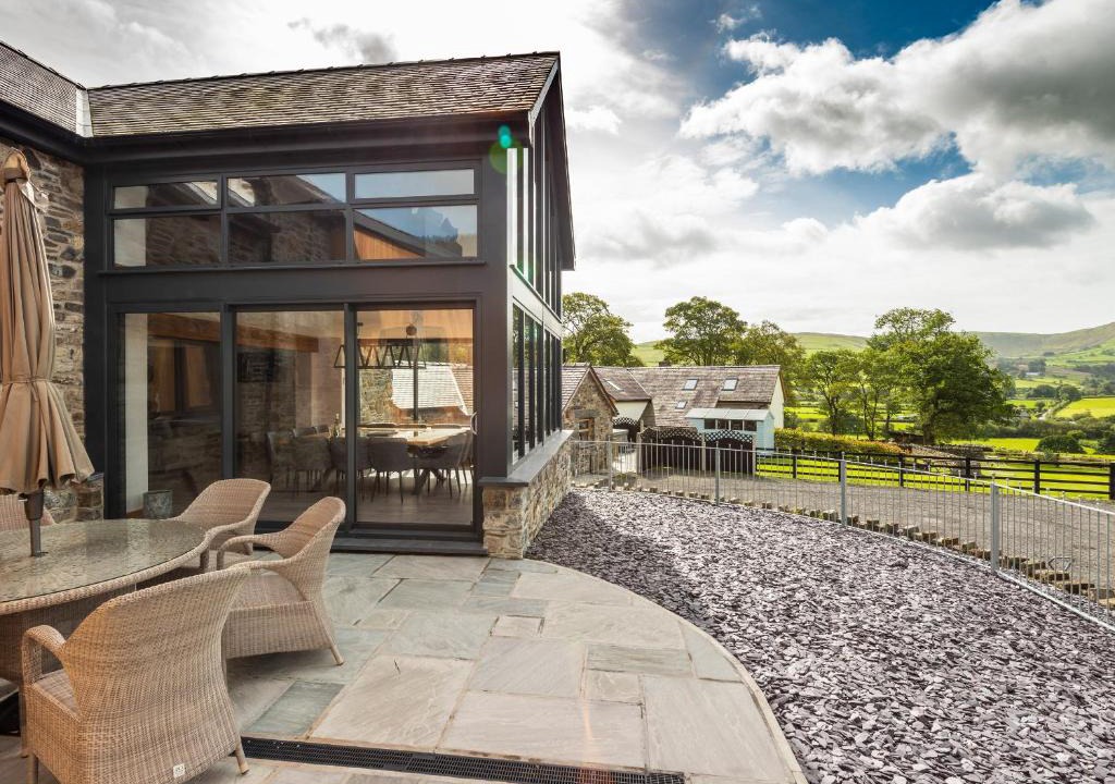 Cwmtirmynach House | Granar