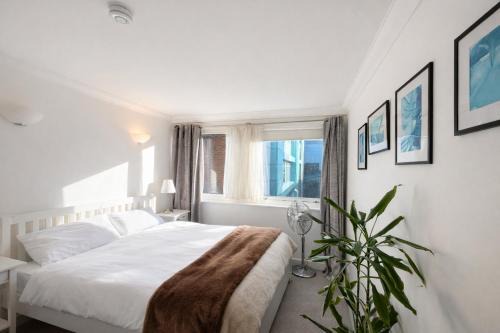 Fitzrovia Apartment | Guest Favorite Central 1BR with Lift for 4