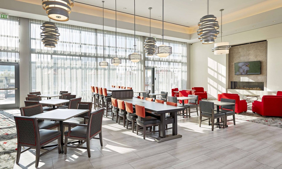 Harbor Hotel | Hampton Inn Long Beach Airport