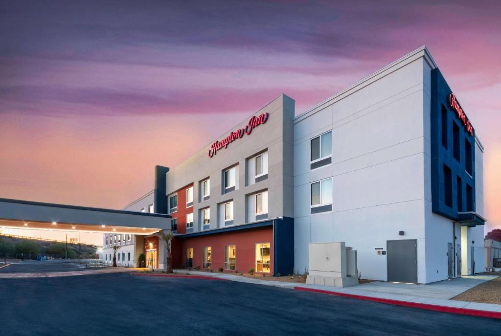 Needles Hotel | Hampton Inn Needles