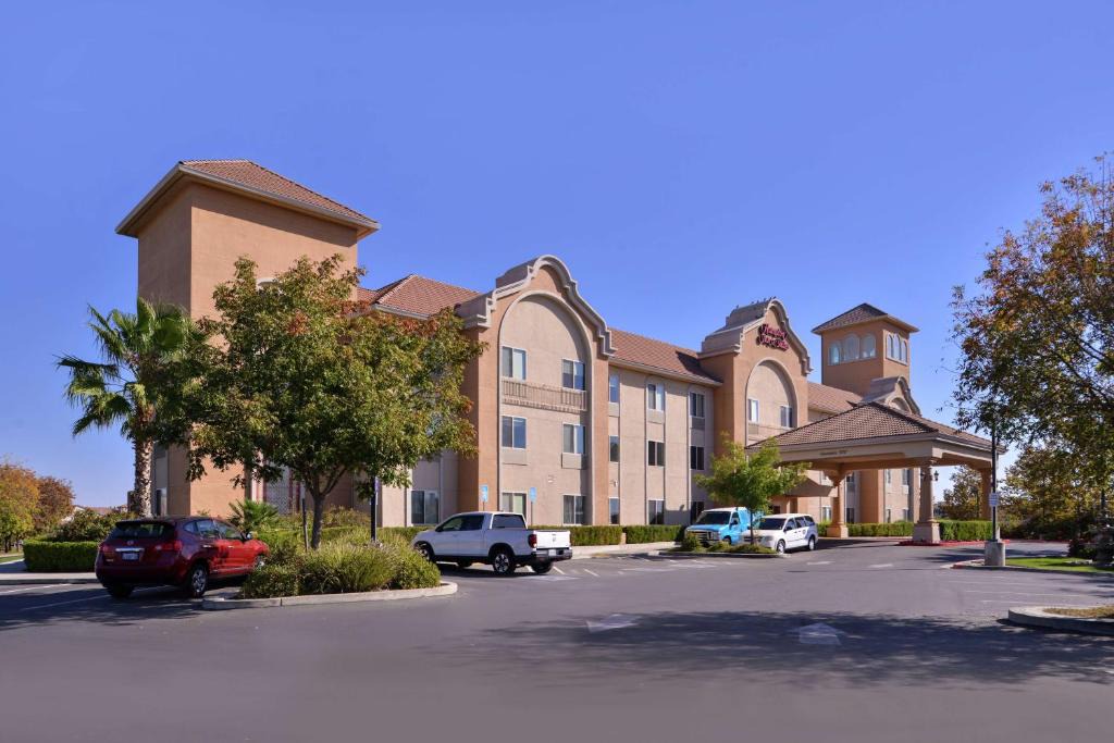 Woodland Hotel | Hampton Inn & Suites Woodland-Sacramento Area