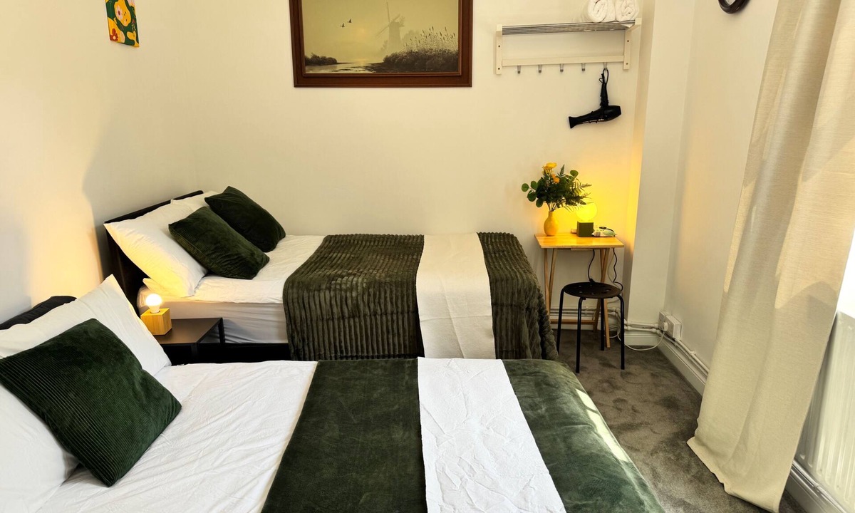 Farringdon Apartment | Harry Potter Studio Flat Kings Cross London Sleeps 4
