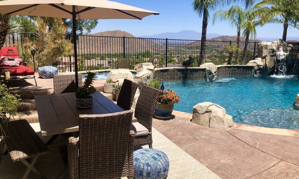 Lake Elsinore House | Highest Quality Beds, Pool, View & Amenities Here