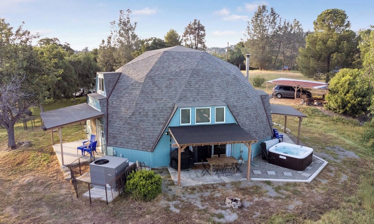 Yosemite Lakes House | Hikari Haven Dome - Hot Tub, BBQ, Planetarium, Loft, Yosemite!