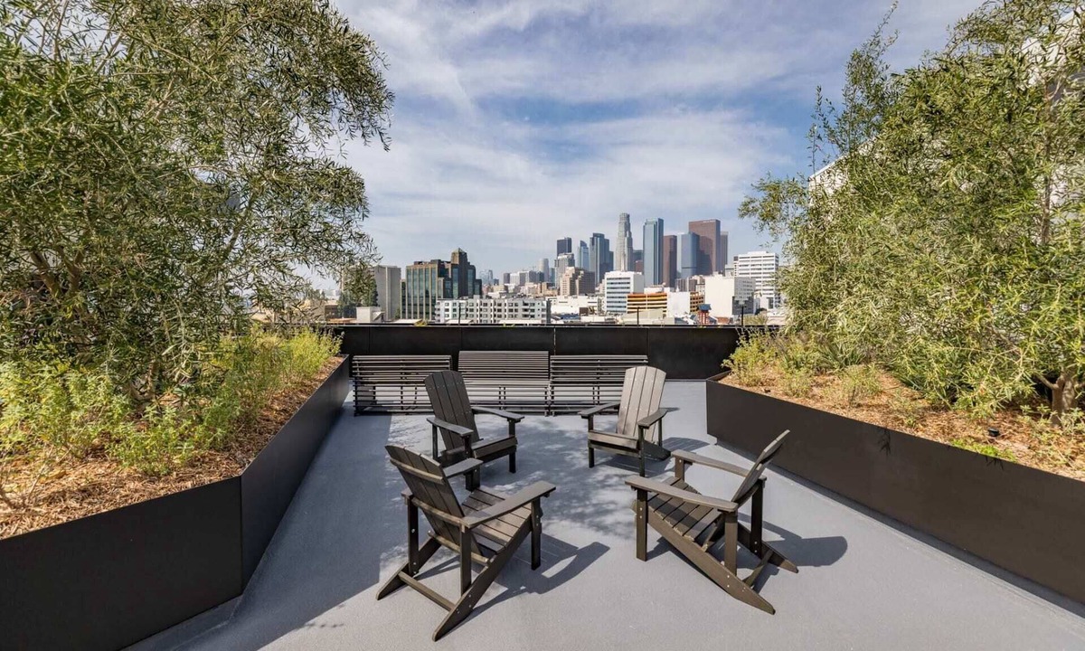 Little Tokyo House | Hip 1BR Loft in LA's Little Tokyo District