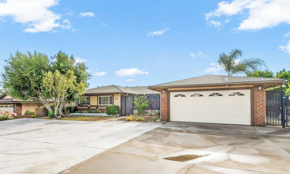 Glendora House | Home away home 4B 2B