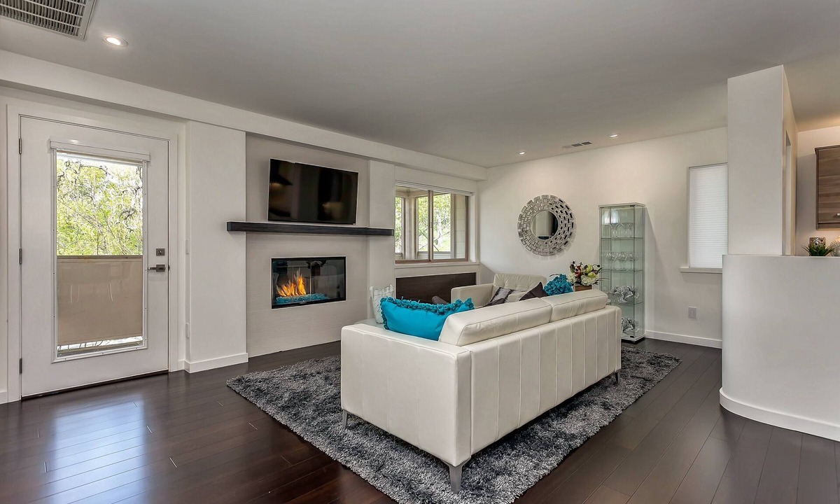 Walnut Creek Condo | Homestead Executive Living