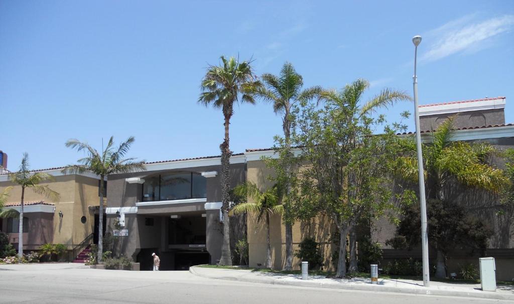 Belmont Shore | East Manhattan Beach