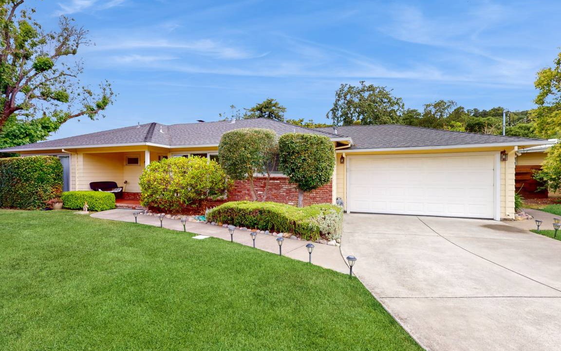 Junior College Neighborhood Association House | House ∙ 2 bedrooms ∙ 4 guests