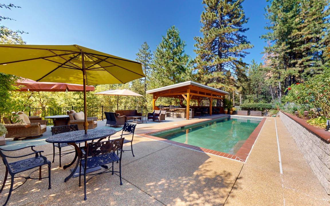 Grass Valley House | House ∙ 6 bedrooms ∙ 20 guests