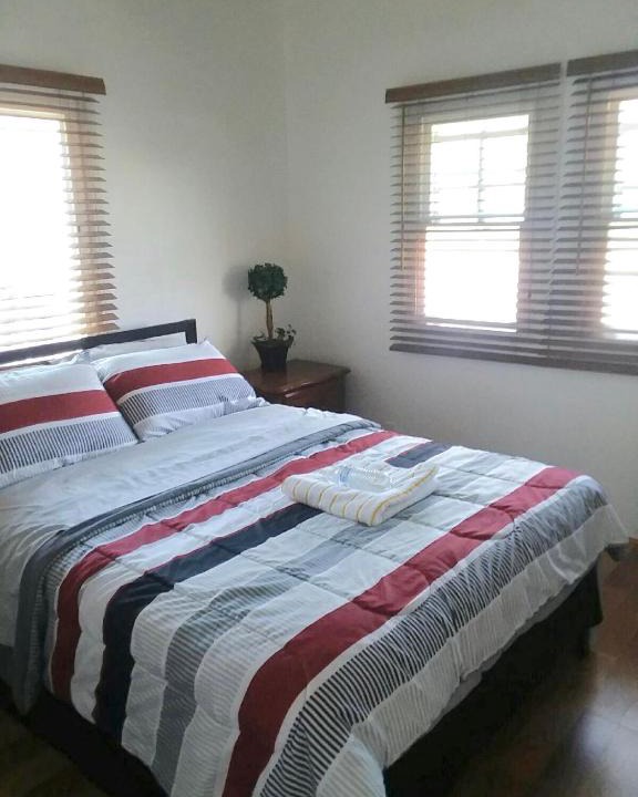Los Angeles House | House Rooms & RV Rooms Near LAX