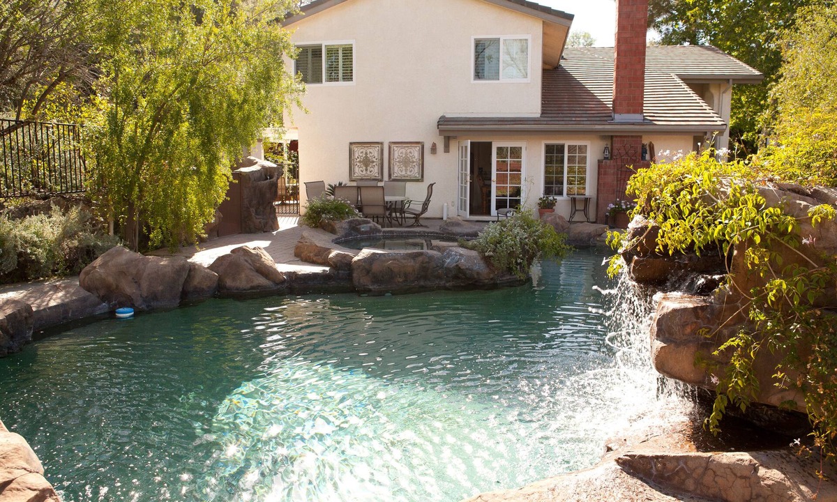 Agoura Hills House | Huge California Dream Home with Pool Near Malibu Universal/Hollywood/Disneyland