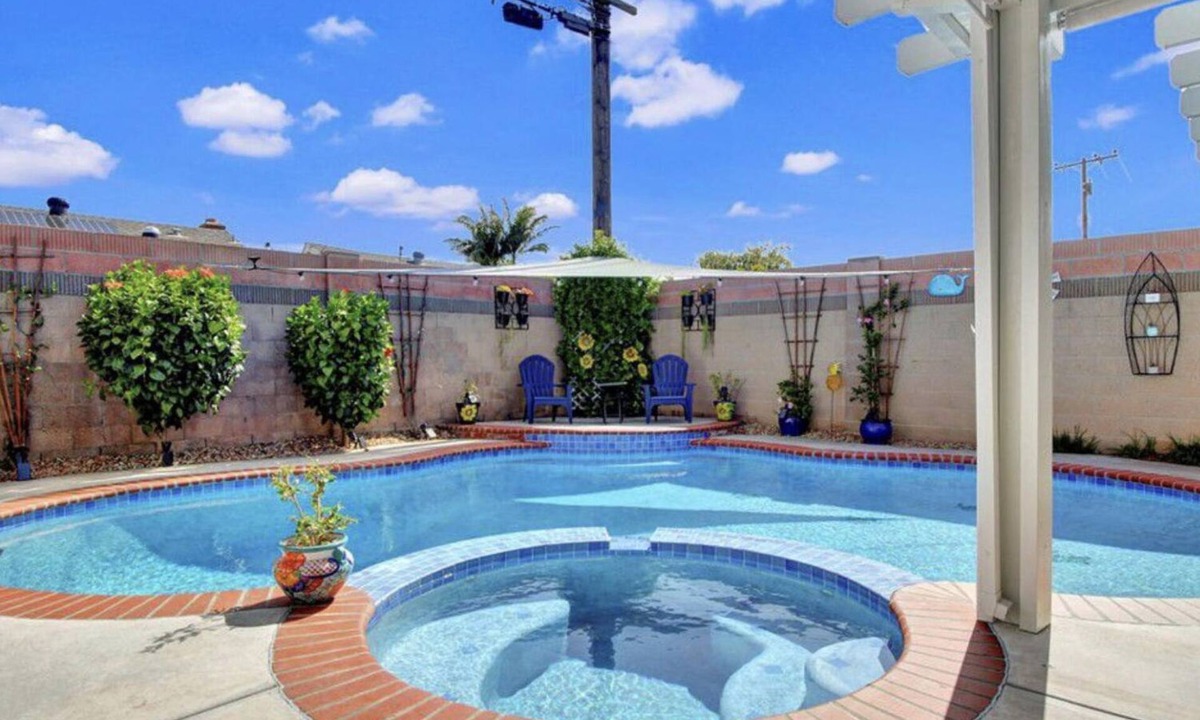 Huntington Beach House | Huntington Beach 2 bedroom house close to the beaches with a pool and spa.