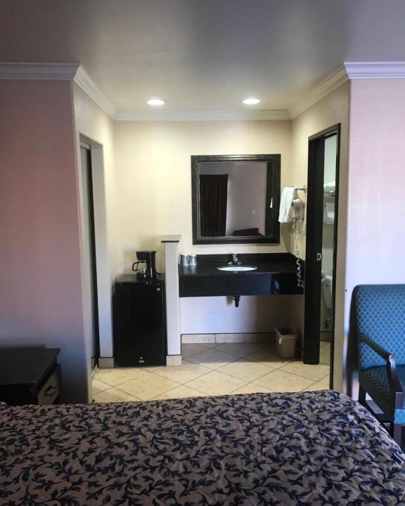 Hyland Motel | La Habra