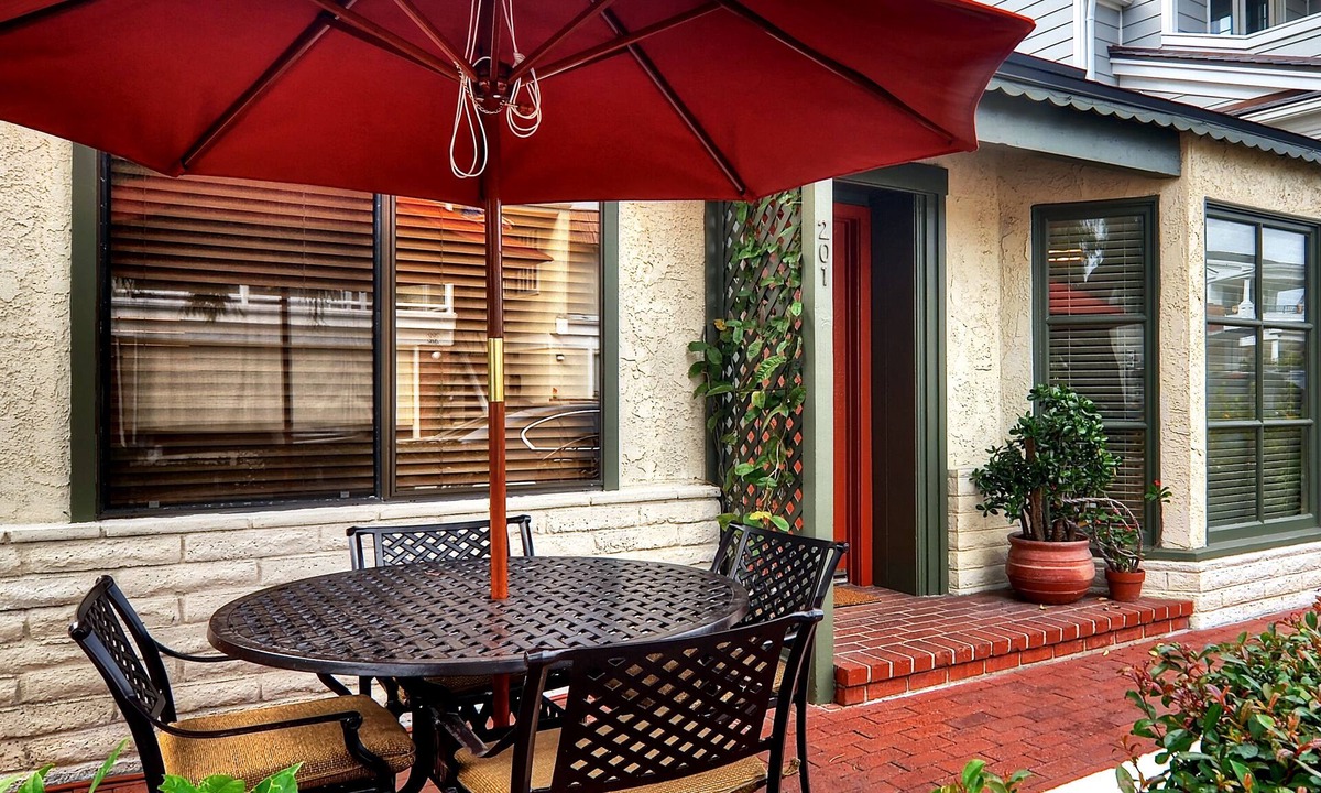 Balboa Island House | Ideally located charmer on Balboa Island