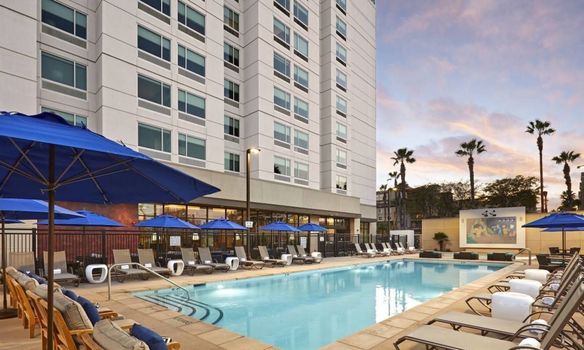 Anaheim Resort Resort | In the Heart of it All! 2 Wonderful Units, Pool, Water Park!