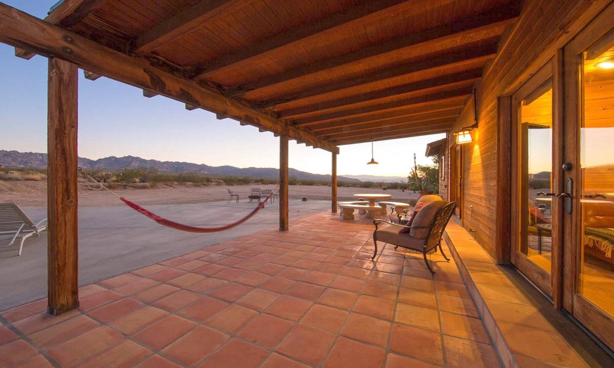 Indian Cove Cabin | Indian Cove Ranch, Joshua Tree on the Border of National Park-Hot Tub-Pool-WiFi