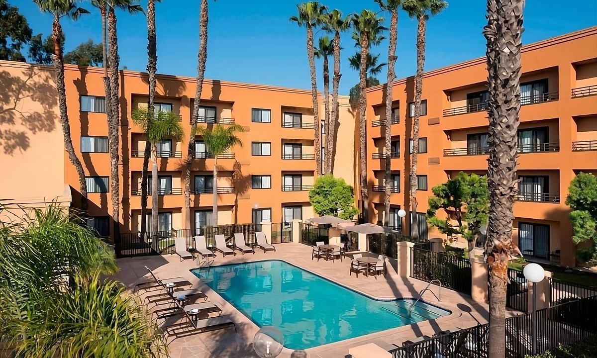 Torrance Hotel | Indulge in Home-Like Comfort! 3 Convenient Units, Minutes From Redondo Beach