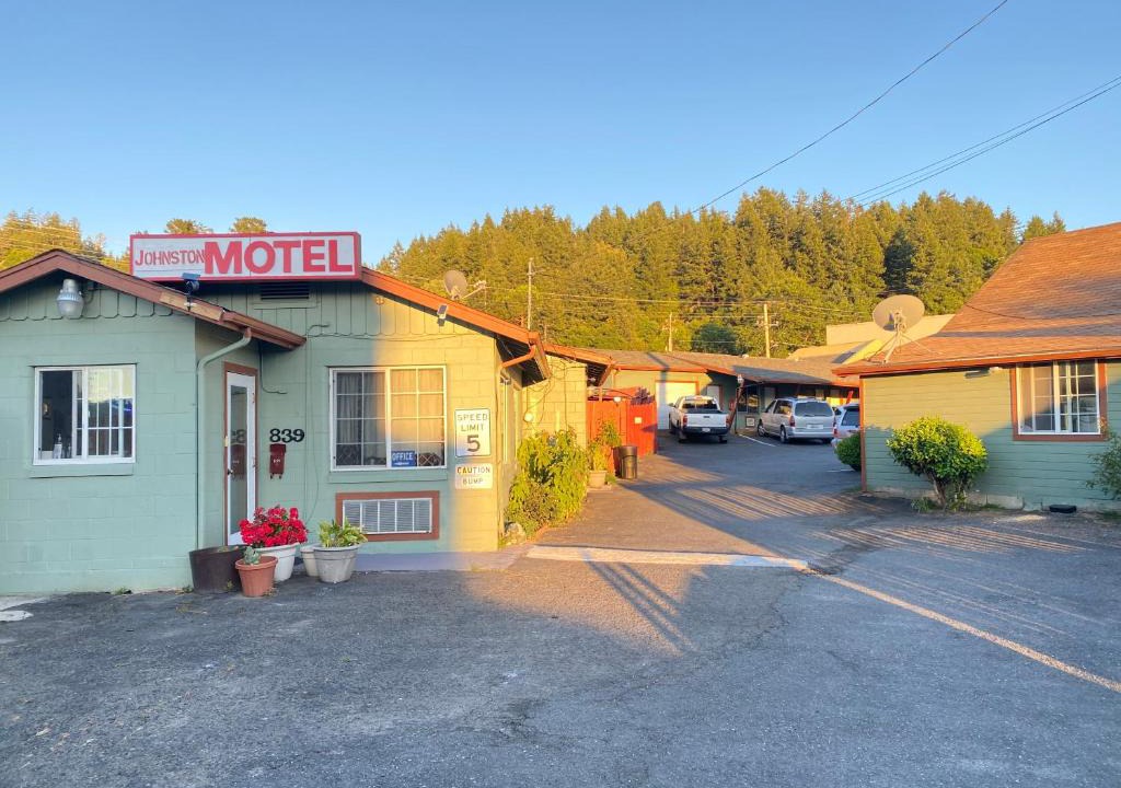 Garberville Hotel | Johnston's Motel