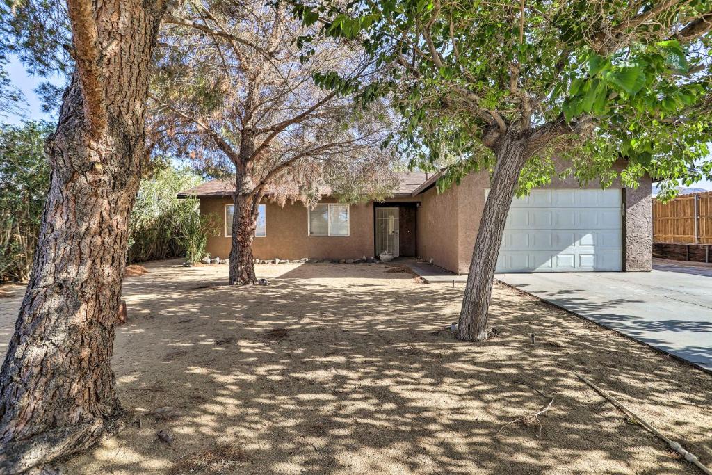 Joshua Tree House | Joshua Tree Escape with Private Yard and Hot Tub!