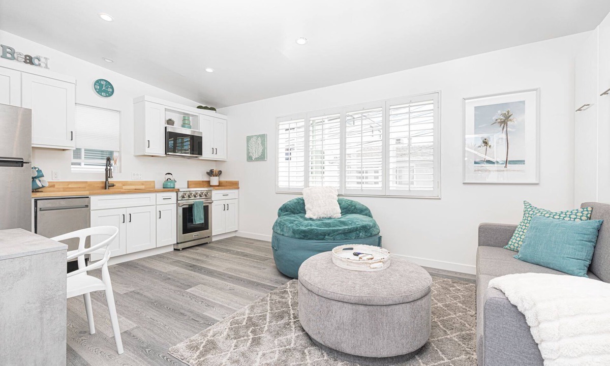 West Newport Condo | JUST LISTED | 30+ Night | Stylish Studio w/Sun Deck | Private Yet Central to the Newport Favorites!