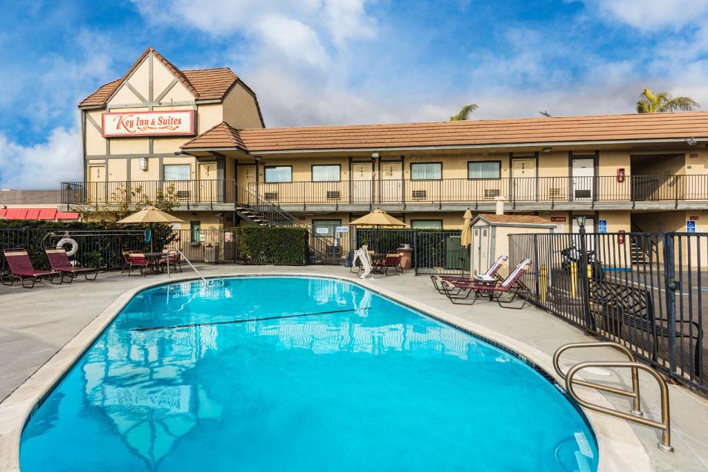Tustin Hotel | Key Inn and Suites