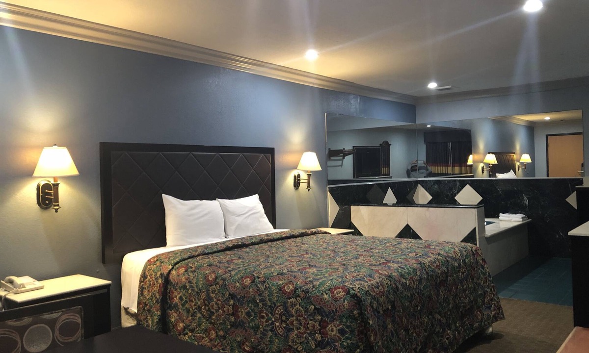 West Athens Hotel | La Mirage Inn LAX Airport