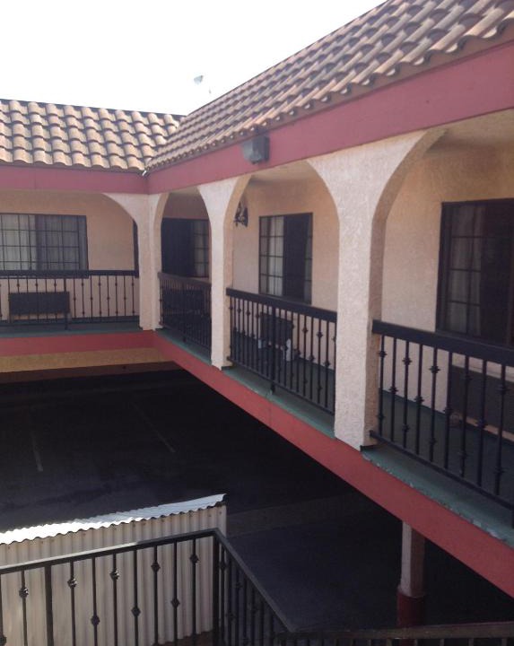 South Wrigley Hotel | La Mirage Inn