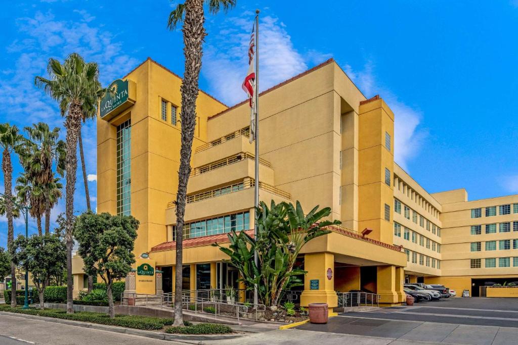 Anaheim Resort Hotel | La Quinta by Wyndham Anaheim
