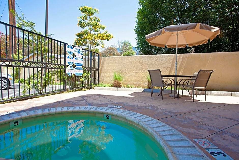 Harbor Hotel | La Quinta Inn & Suites by Wyndham NE Long Beach/Cypress