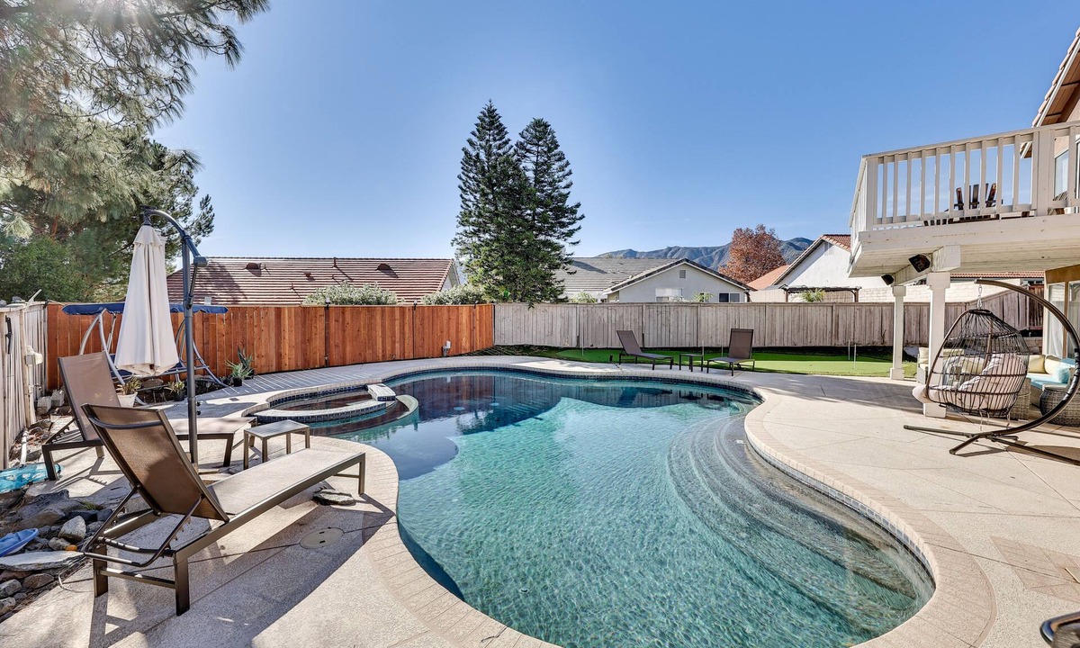 Lake Elsinore House | Lake Elsinore Home w/Pool - 44 Mi to Disneyland!
