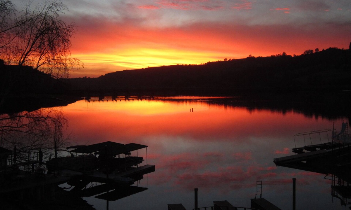 Jamestown House | LAKEFRONT HOME! Private cove with your own dock on the water! See Ramp info