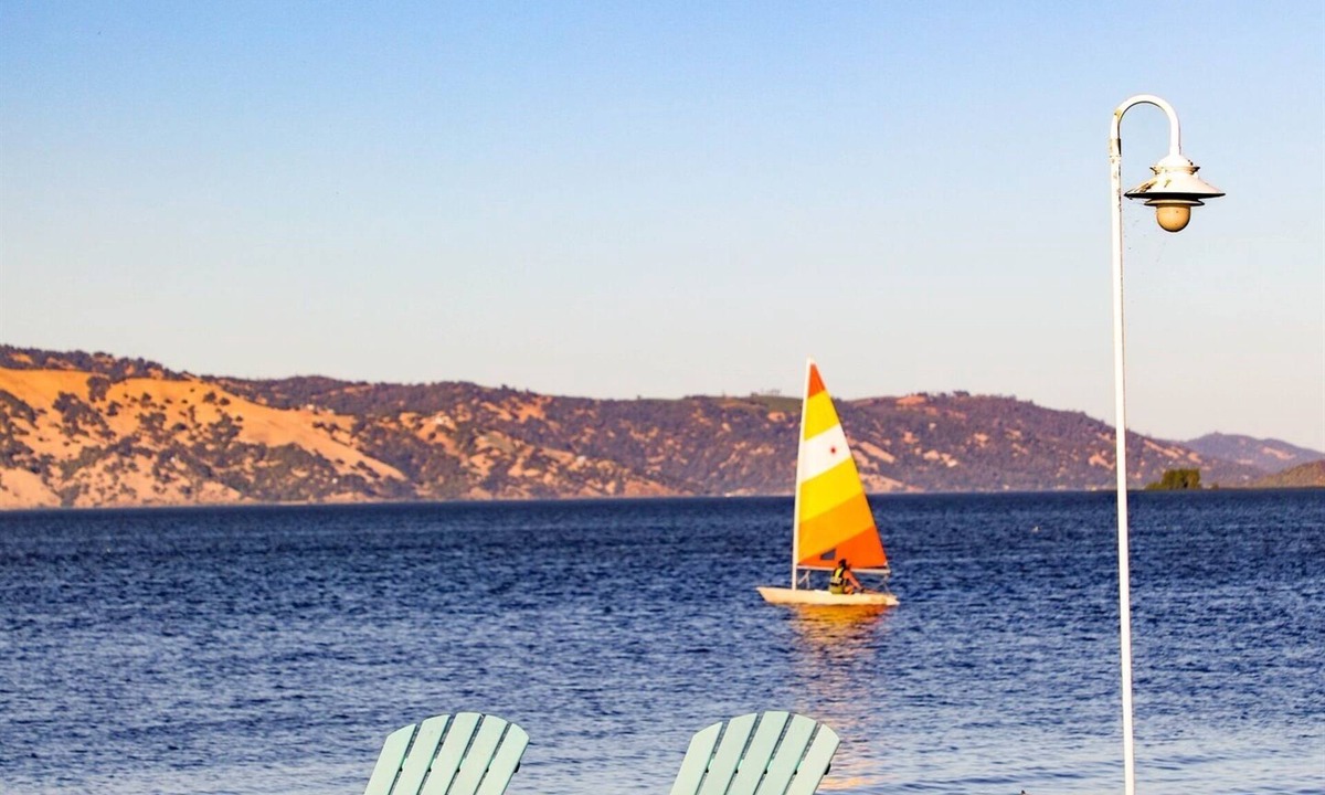 Lakeport House | Lakefront | King Bed | Private dock |SUPs & Kayaks
