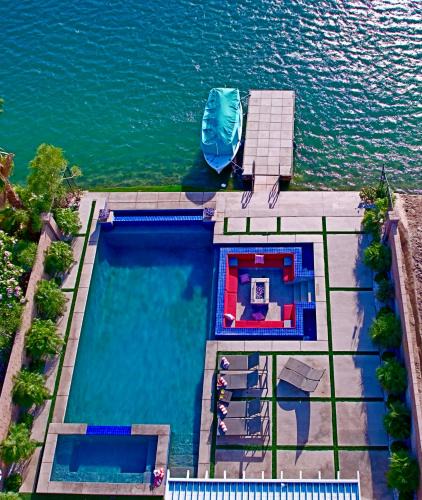 Terra Lago House | LAKEFRONT OASIS NEW SALTED POOL & JETTED SPA, By GOLF COURSE