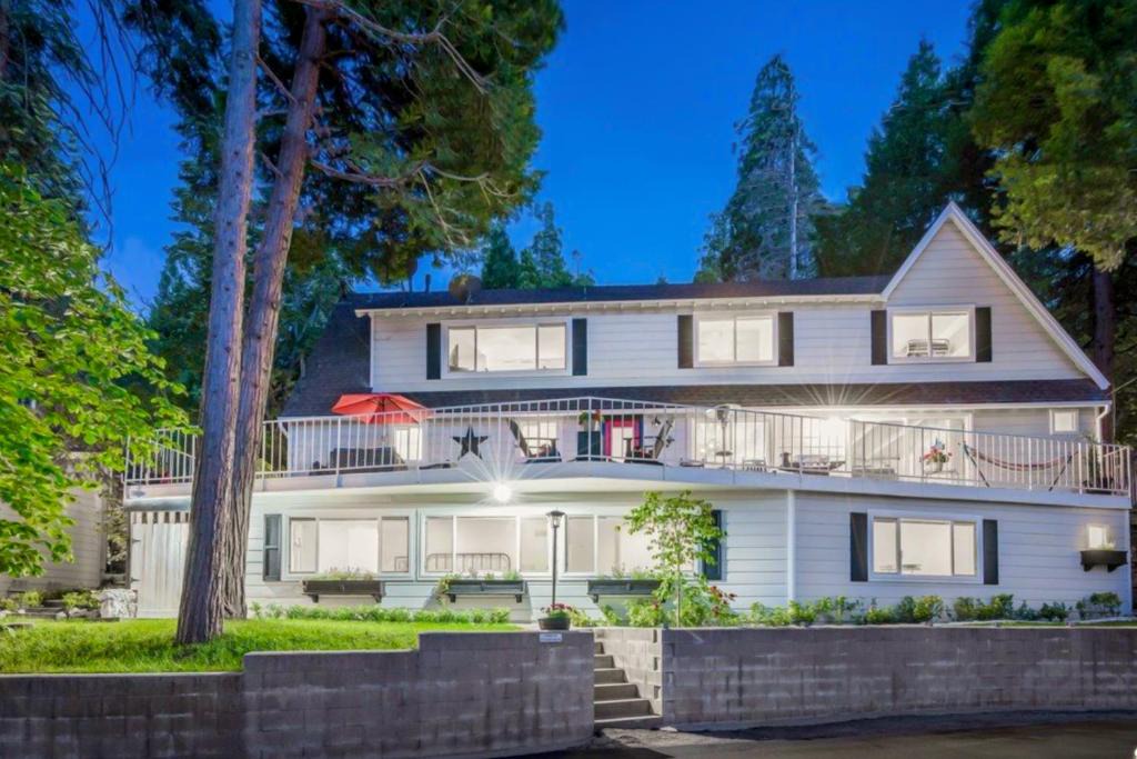 Lake Arrowhead House | Lakes Edge Oasis