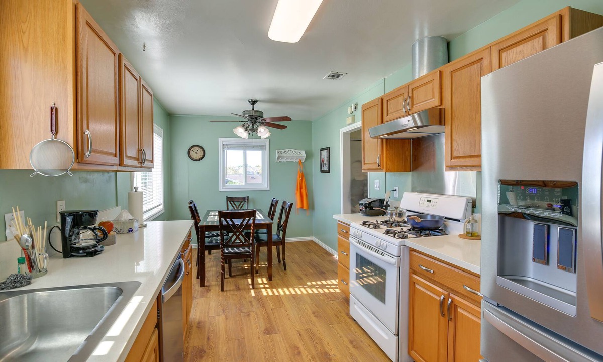 Harbor House | Lakewood Home ~ 5 Mi to Knott’s Berry Farm!