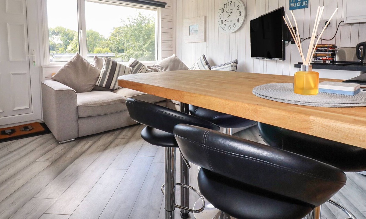 St Teath Cottage | LANTEGLOS 18, country holiday cottage, with pool in Camelford