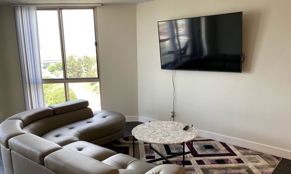City West Apartment | Large 2 bedrooms 2baths
