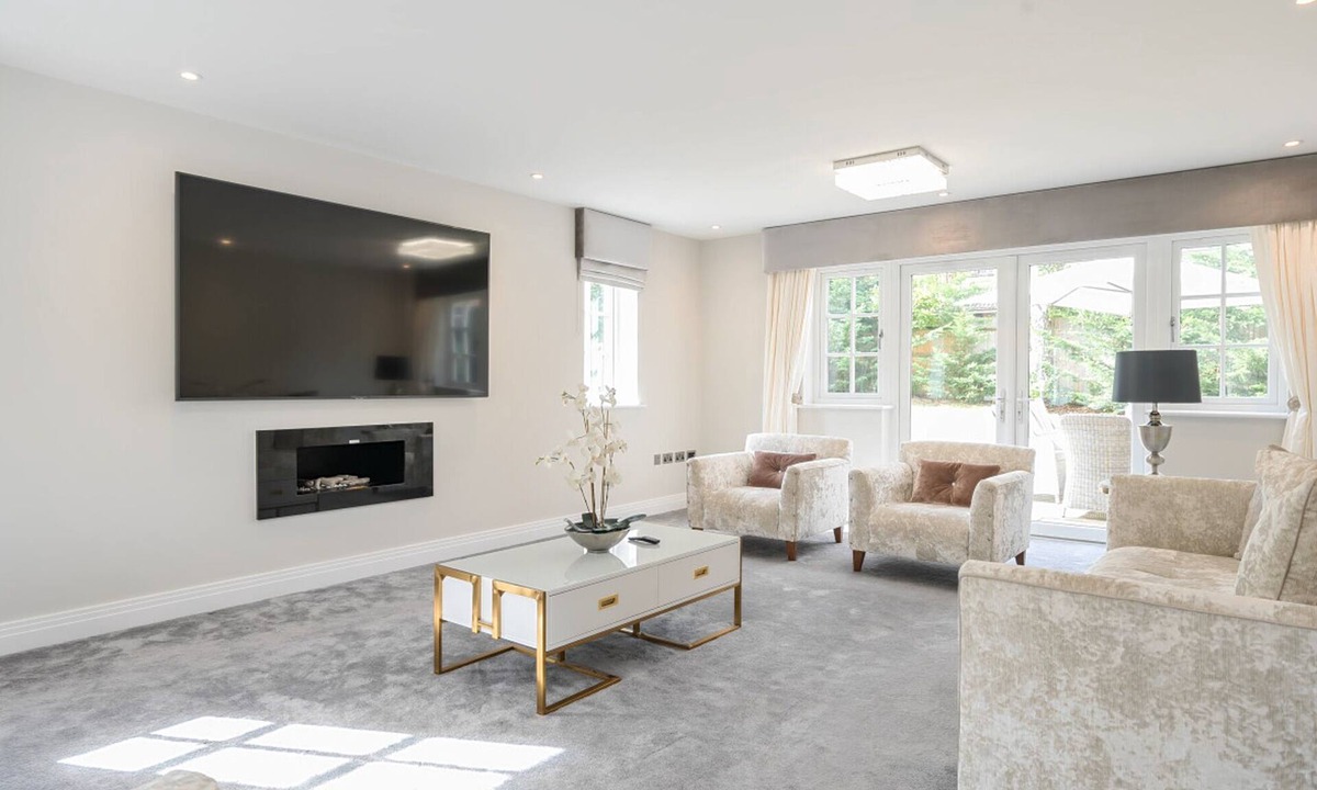 Fetcham House | Large Comfortable & Private Home in Fetcham - Pass the Keys